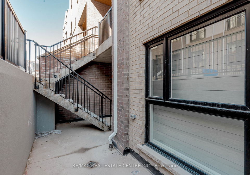 349-wheat-boom-drive-e-oakville-ontario-w12471375