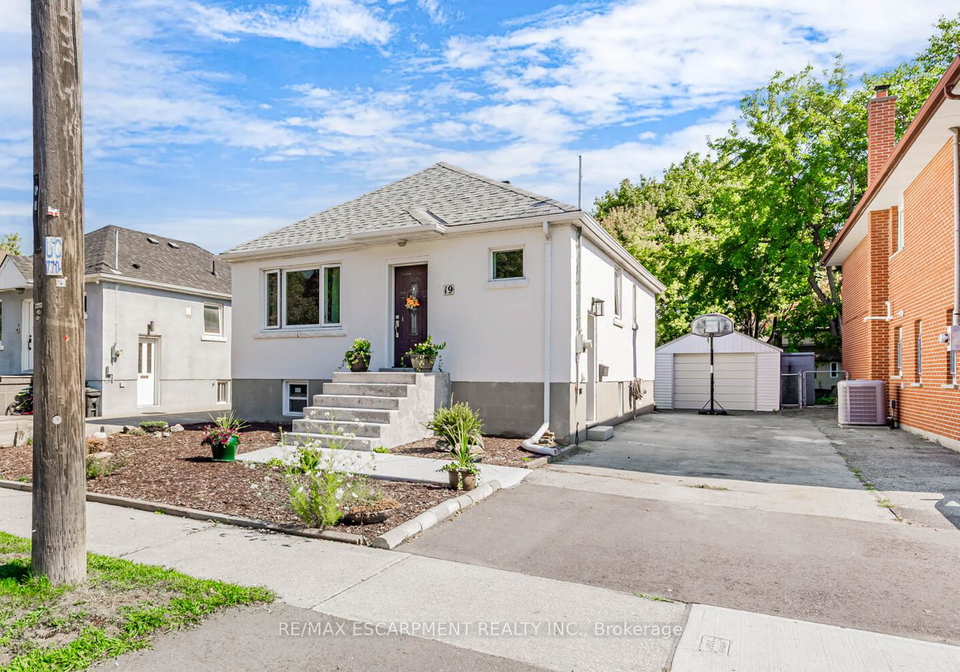 19-stock-avenue-etobicoke-ontario-w12471574