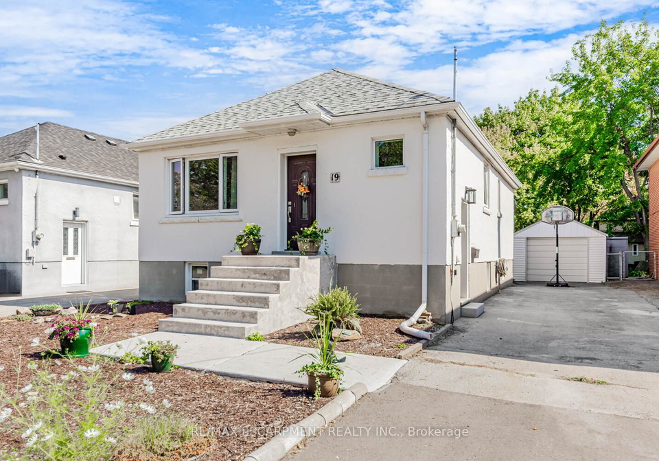19-stock-avenue-etobicoke-ontario-w12471574