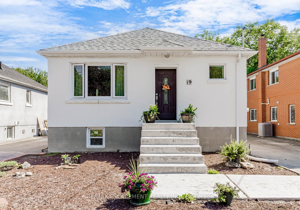 19-stock-avenue-etobicoke-ontario-w12471574