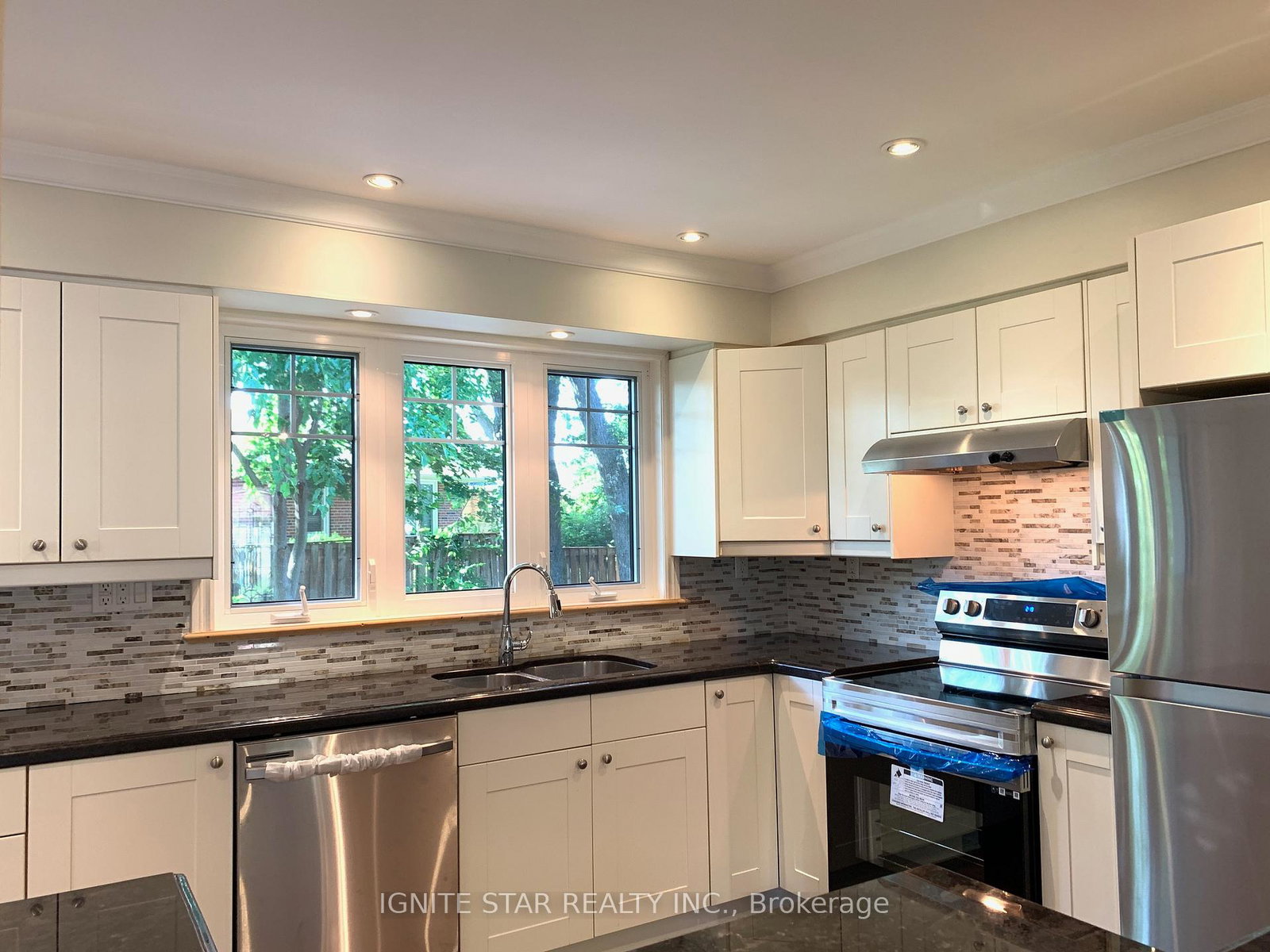 493-pineland-avenue-oakville-ontario-w12471609