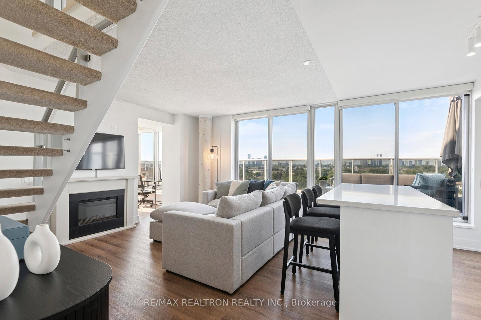 1040-the-queensway-avenue-etobicoke-ontario-w12472439