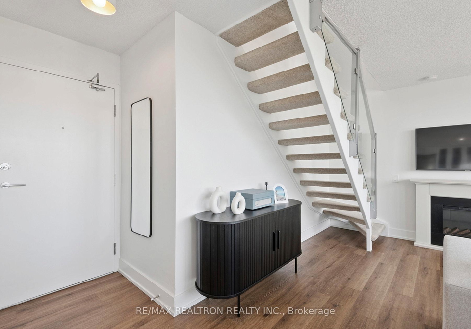 1040-the-queensway-avenue-etobicoke-ontario-w12472439