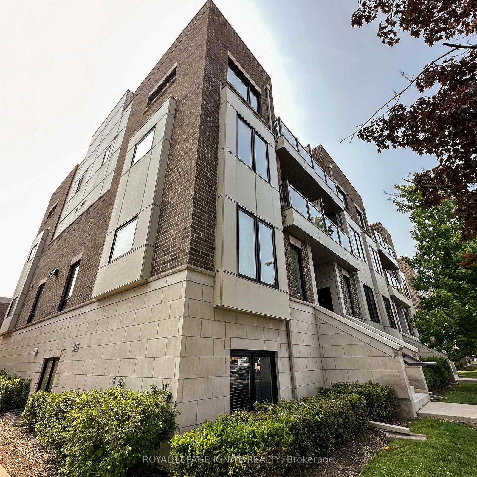 250-royal-york-road-etobicoke-ontario-w12472796