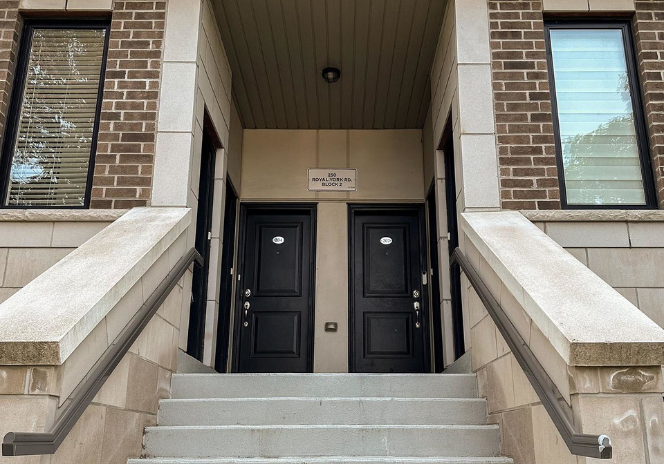 250-royal-york-road-etobicoke-ontario-w12472796