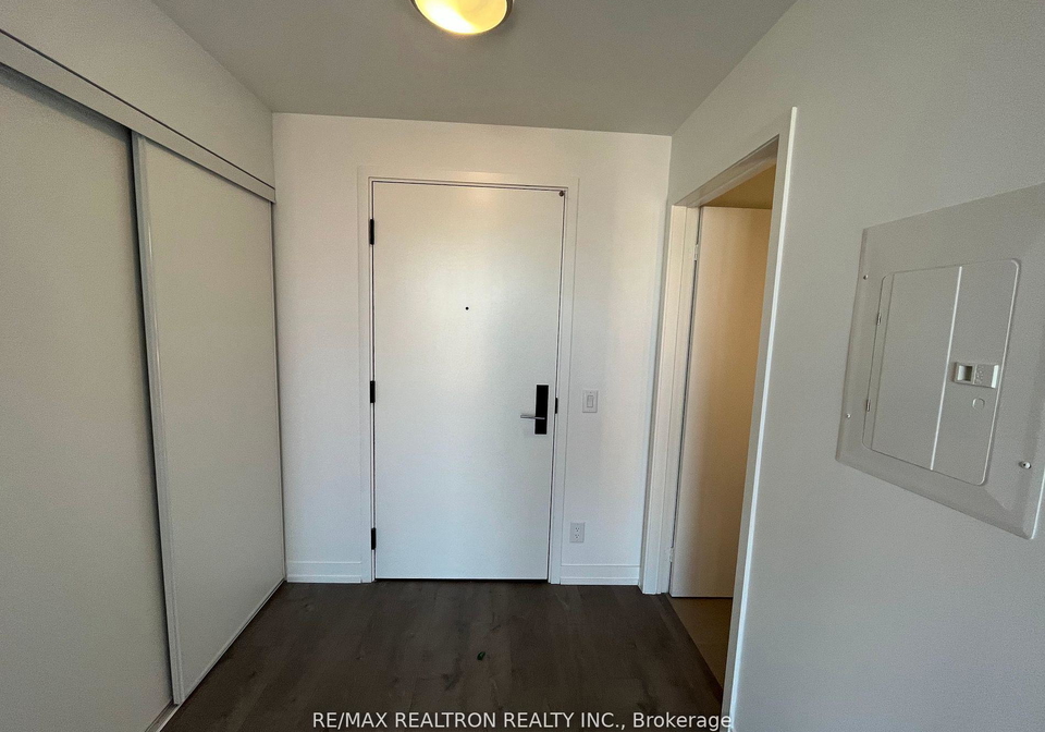 270-dufferin-street-toronto-ontario-w12472852