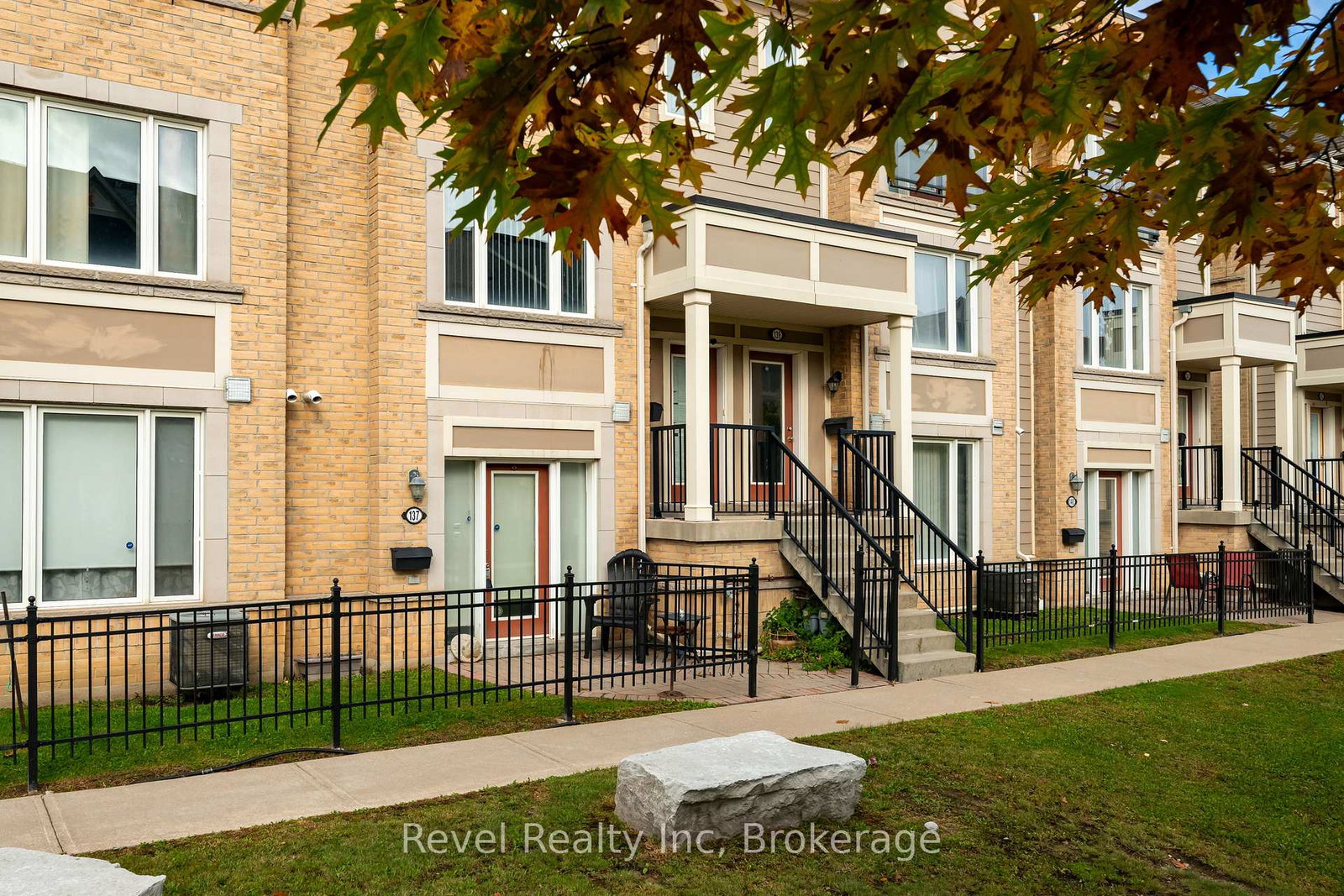 60-fairwood-circle-brampton-ontario-w12473239