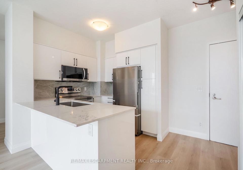 2230-lake-shore-boulevard-w-etobicoke-ontario-w12473636