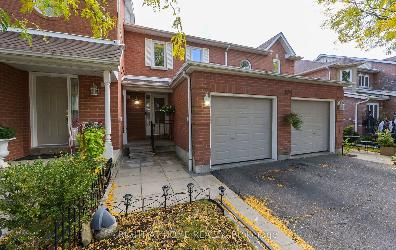 6050-bidwell-trail-mississauga-ontario-w12473639