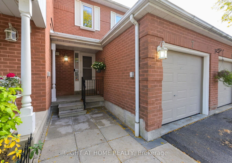 6050-bidwell-trail-mississauga-ontario-w12473639