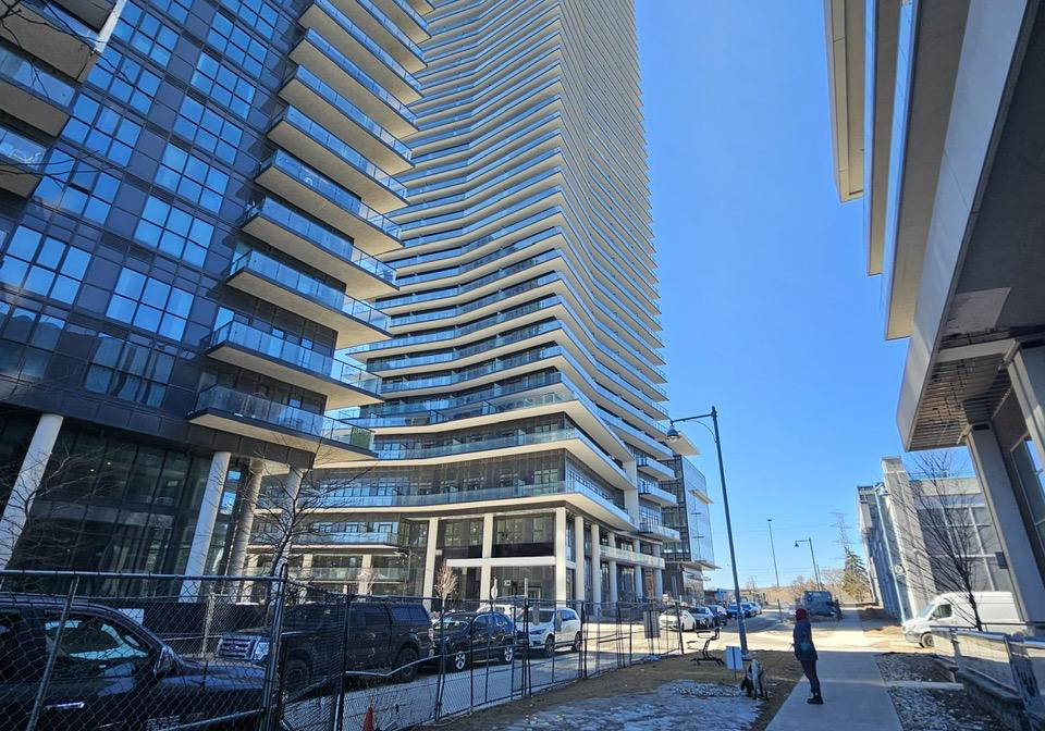 38-annie-craig-drive-etobicoke-ontario-w12473703