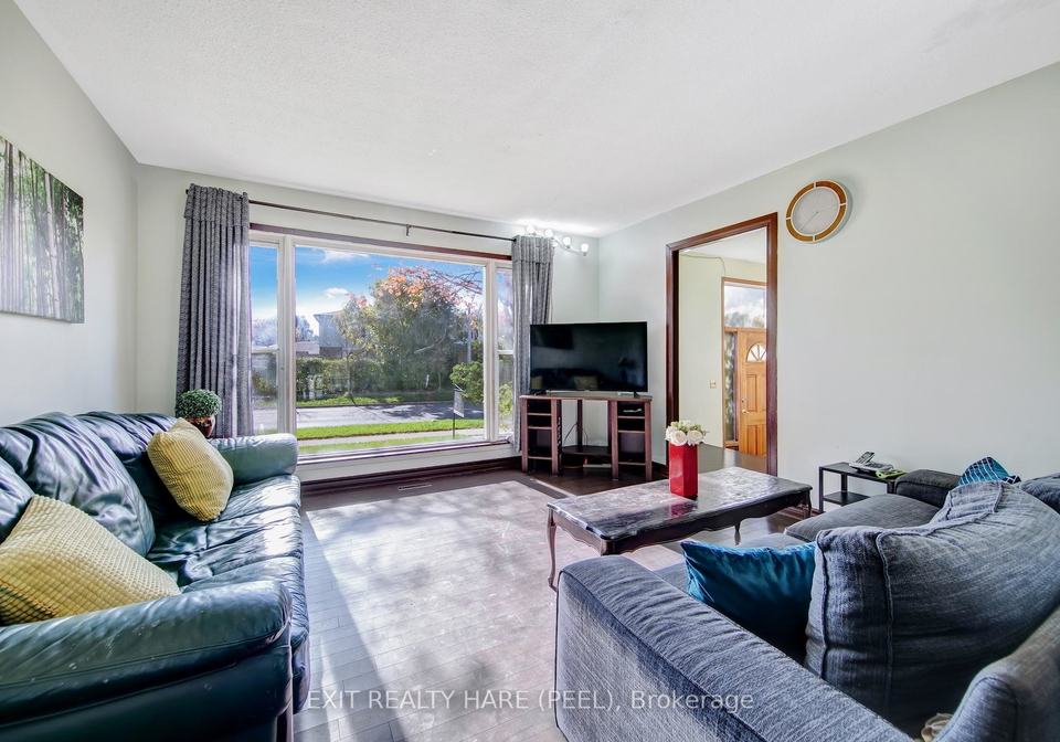 6-earnscliffe-gate-n-brampton-ontario-w12474863