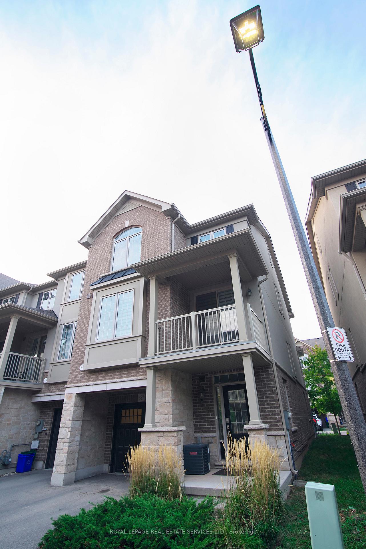 387-alderwood-common-oakville-ontario-w12474941