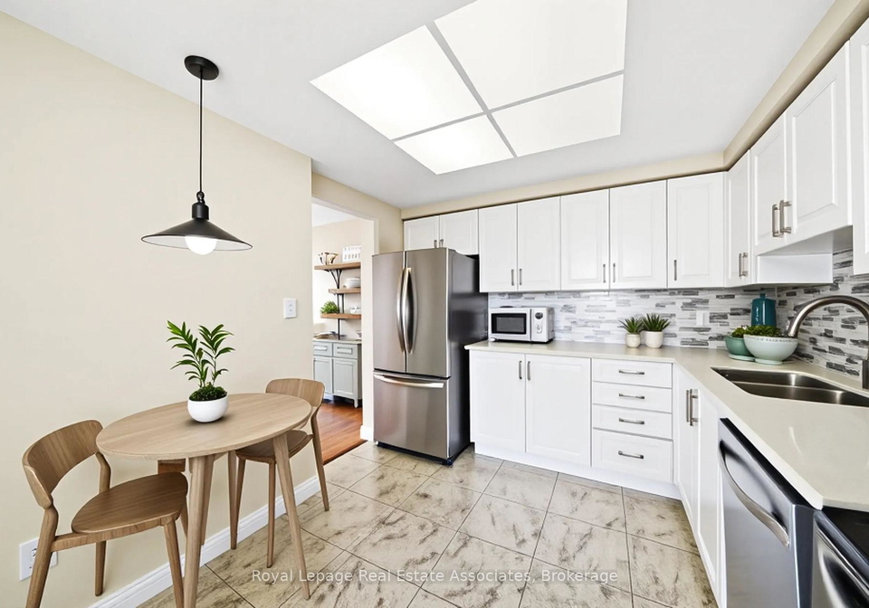 135-hillcrest-avenue-mississauga-ontario-w12475245