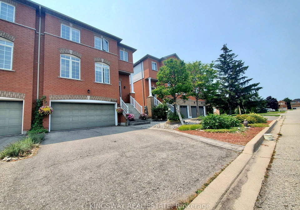 5156-parkplace-circle-mississauga-ontario-w12475321