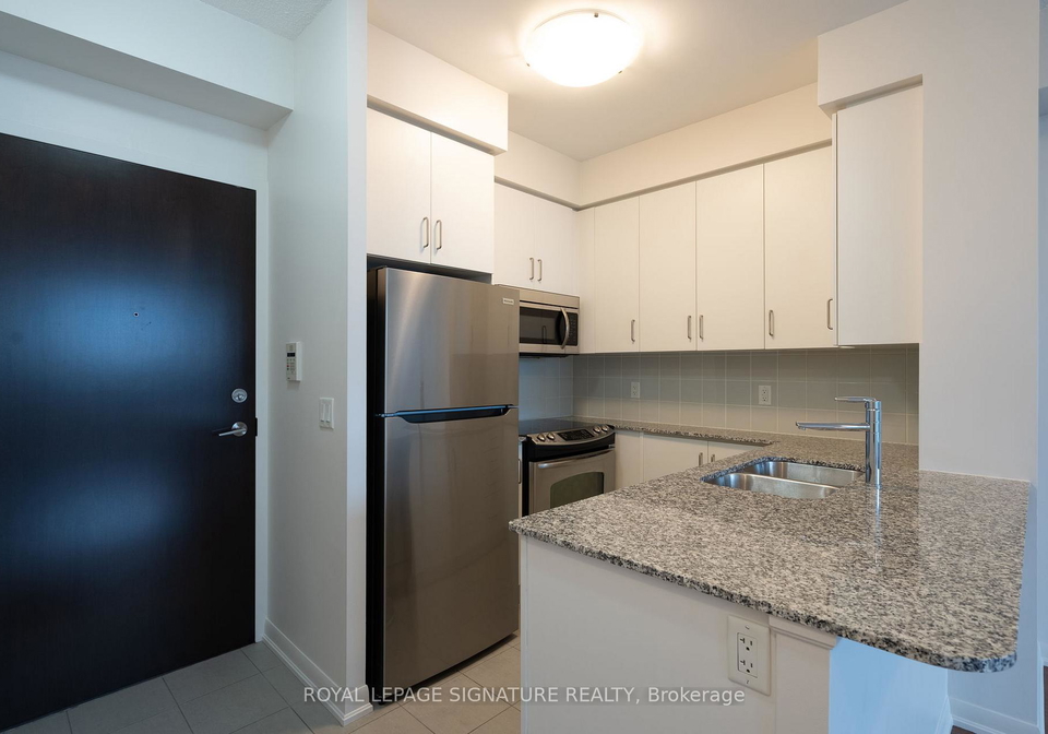 215-sherway-gardens-road-etobicoke-ontario-w12475542