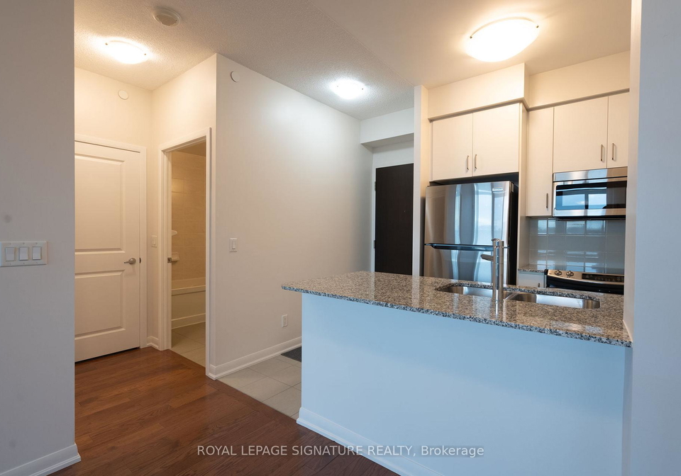 215-sherway-gardens-road-etobicoke-ontario-w12475542