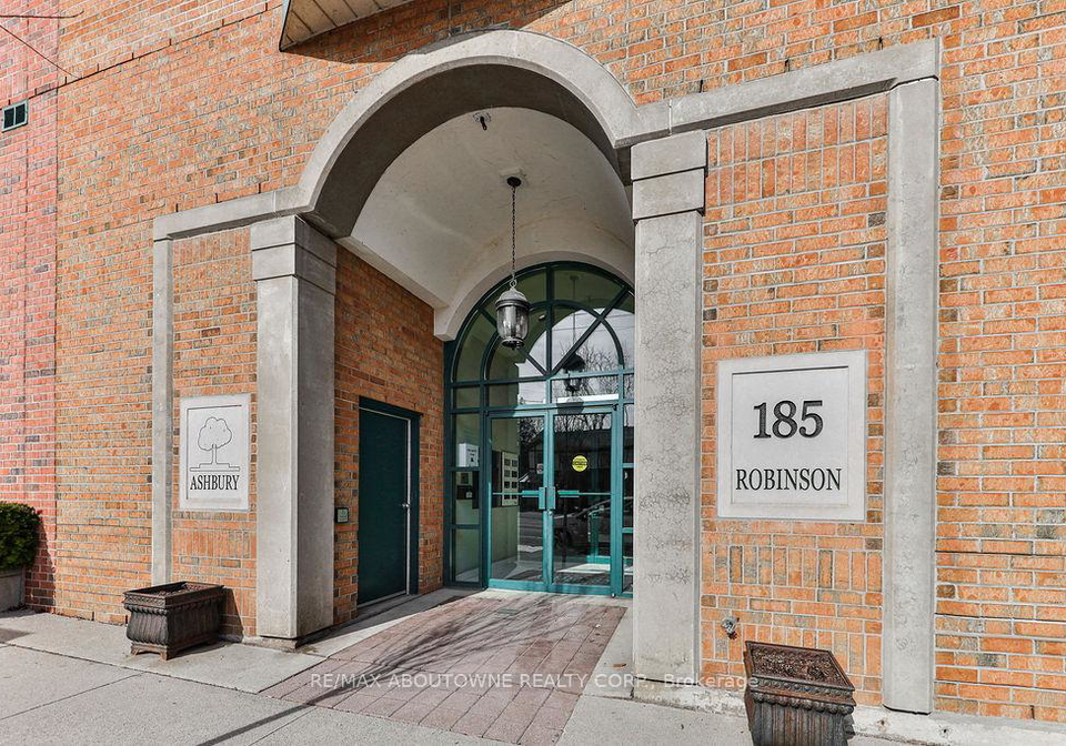 185-robinson-street-oakville-ontario-w12475563