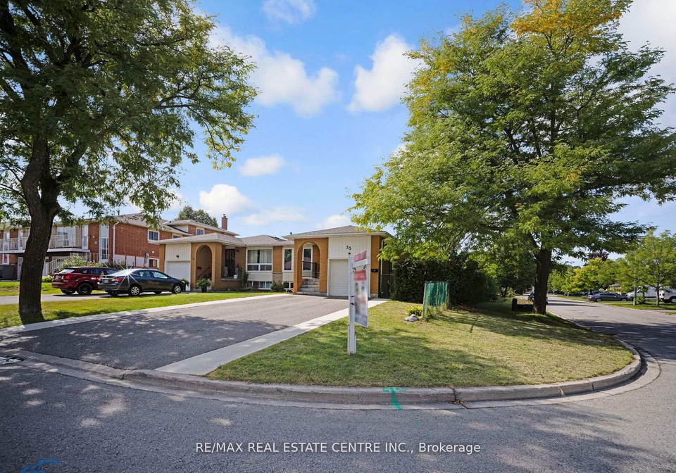 35-madison-street-brampton-ontario-w12476018