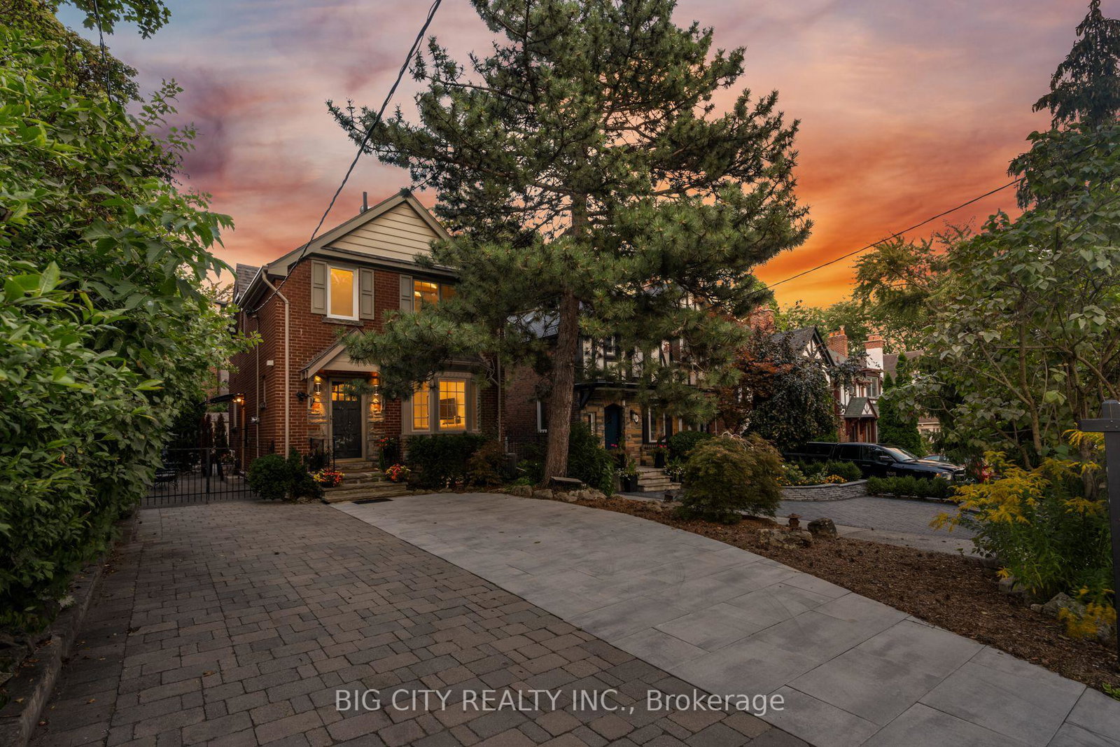 287-south-kingsway-toronto-ontario-w12476050