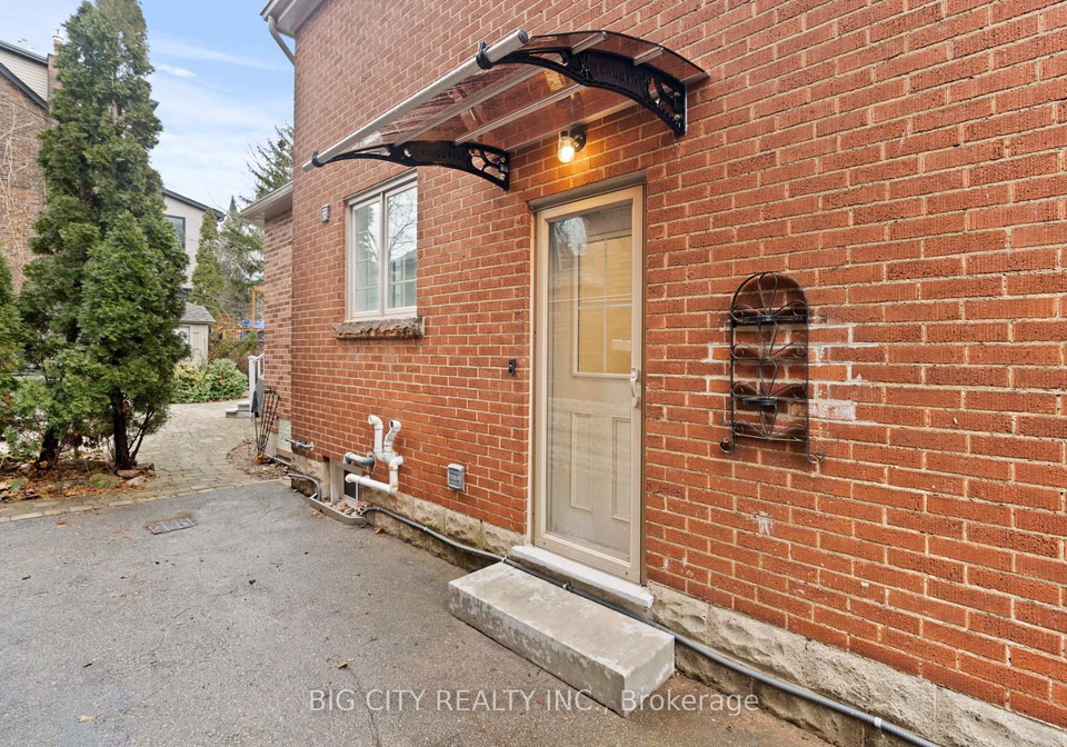 287-south-kingsway-toronto-ontario-w12476050