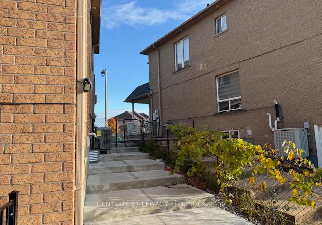 12-cobblestone-court-brampton-ontario-w12476392