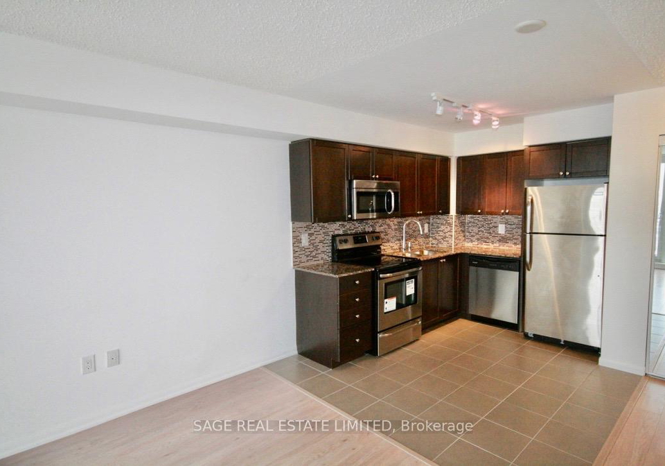 800-lawrence-avenue-w-north-york-ontario-w12476474