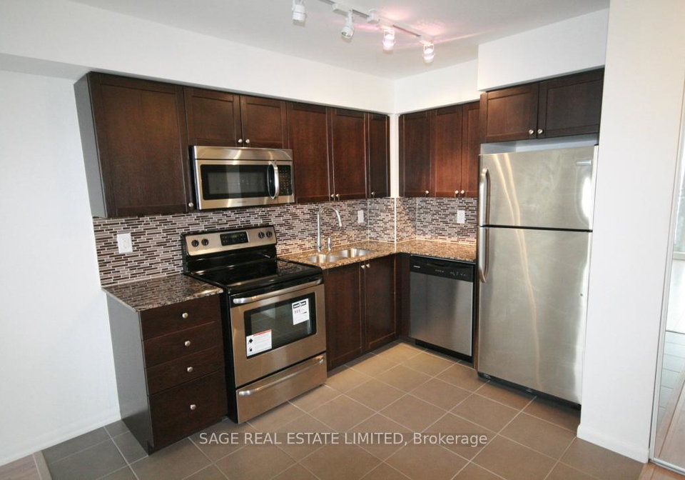 800-lawrence-avenue-w-north-york-ontario-w12476474