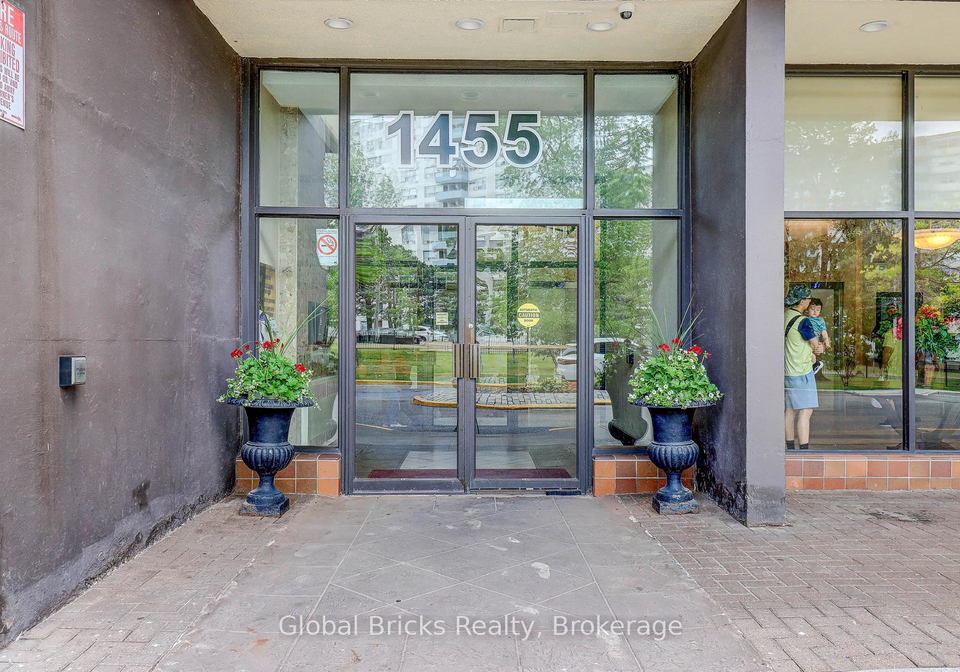 1455-lawrence-avenue-w-north-york-ontario-w12476897