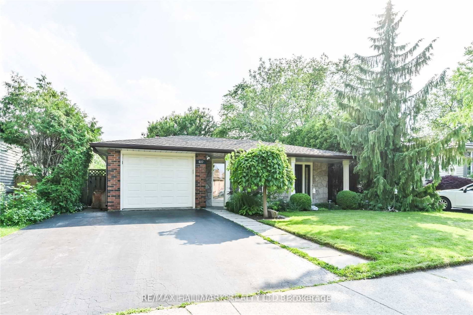 687-artreva-crescent-burlington-ontario-w12477293