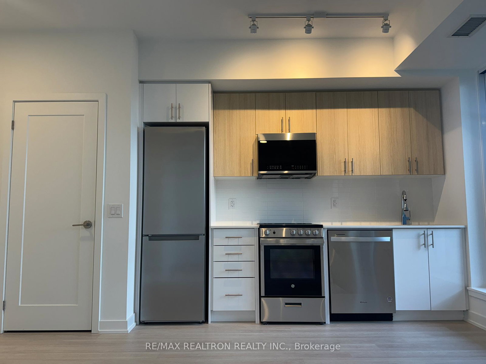 5105-hurontario-street-mississauga-ontario-w12477304