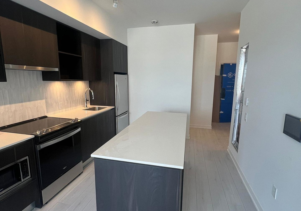 395-dundas-street-oakville-ontario-w12477322