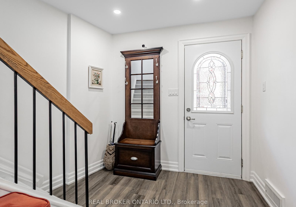 1060-walden-circle-mississauga-ontario-w12477336