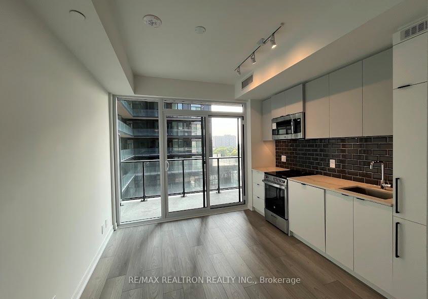 285-dufferin-street-toronto-ontario-w12477367