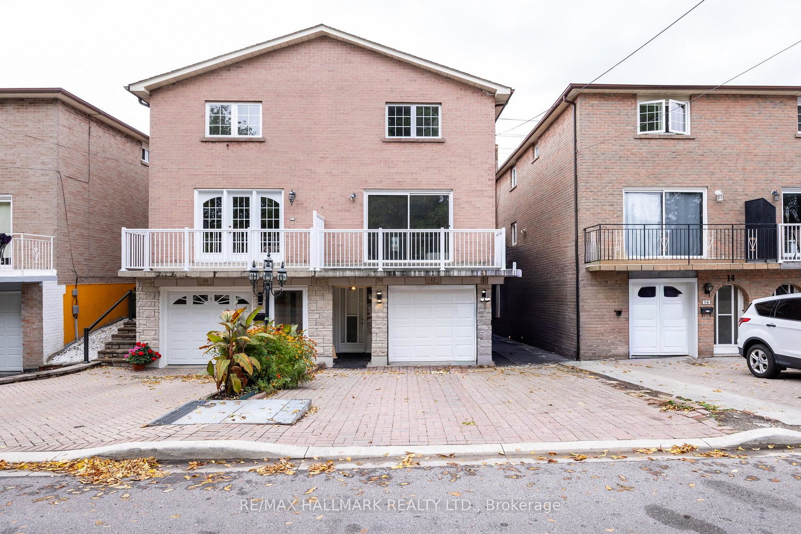 12-outlook-garden-boulevard-toronto-ontario-w12477415