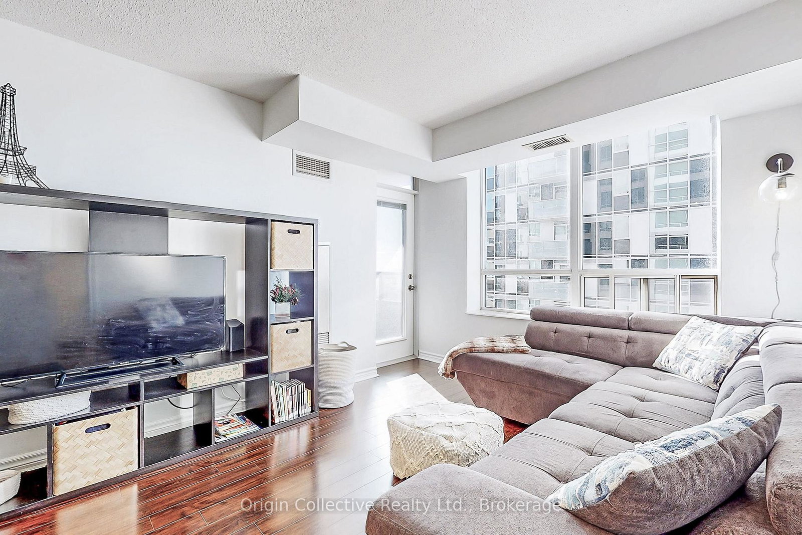 5233-dundas-street-w-etobicoke-ontario-w12477633