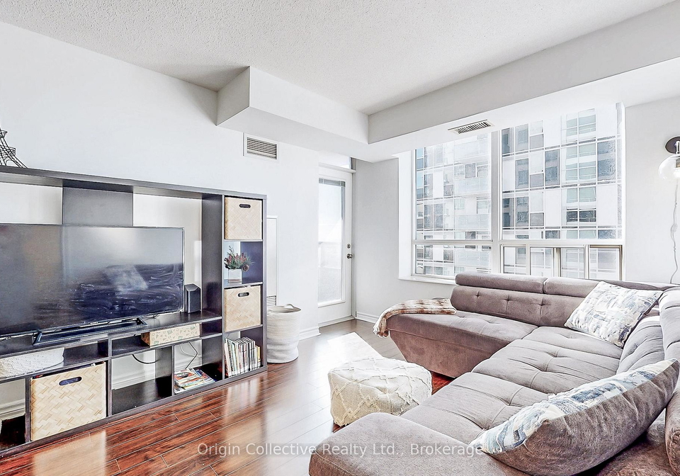 5233-dundas-street-w-etobicoke-ontario-w12477633
