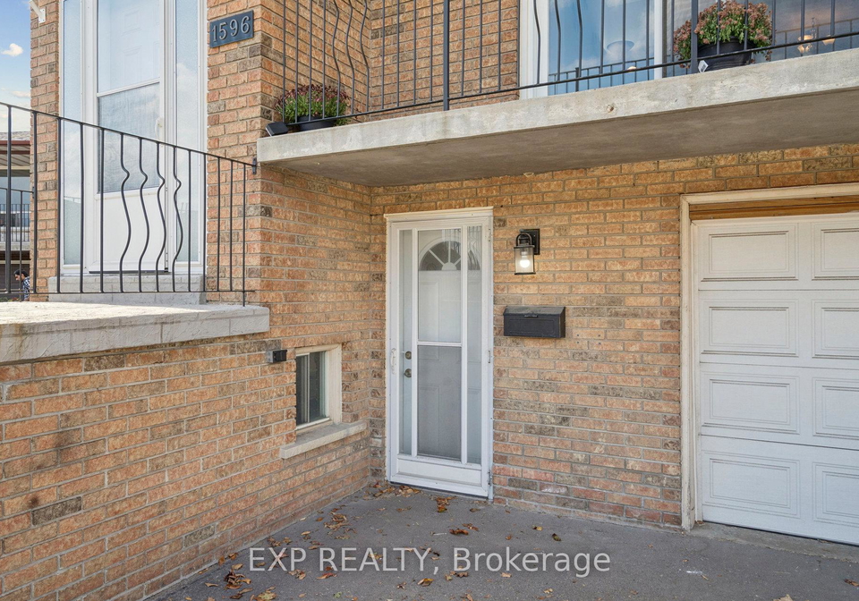 1596-corkstone-glade-mississauga-ontario-w12477765