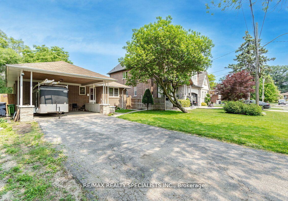 3-allan-park-road-etobicoke-ontario-w12477951