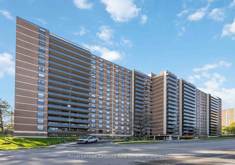 15-la-rose-avenue-etobicoke-ontario-w12478143
