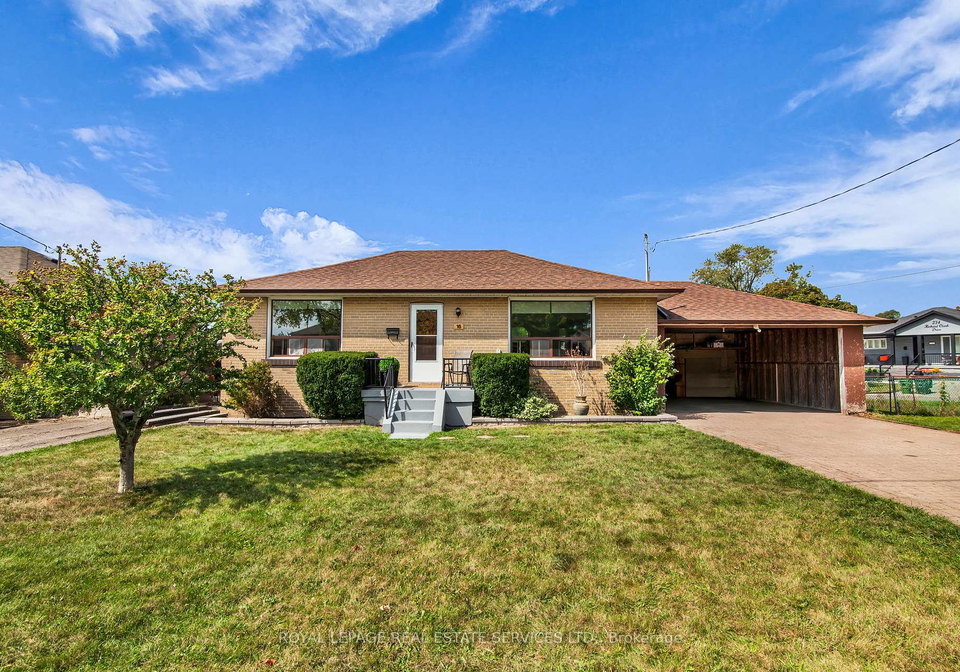 16-redfern-avenue-york-ontario-w12478177