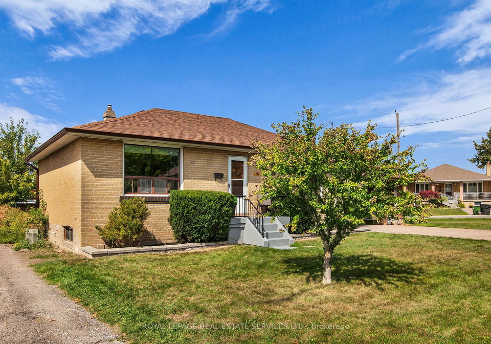 16-redfern-avenue-york-ontario-w12478177