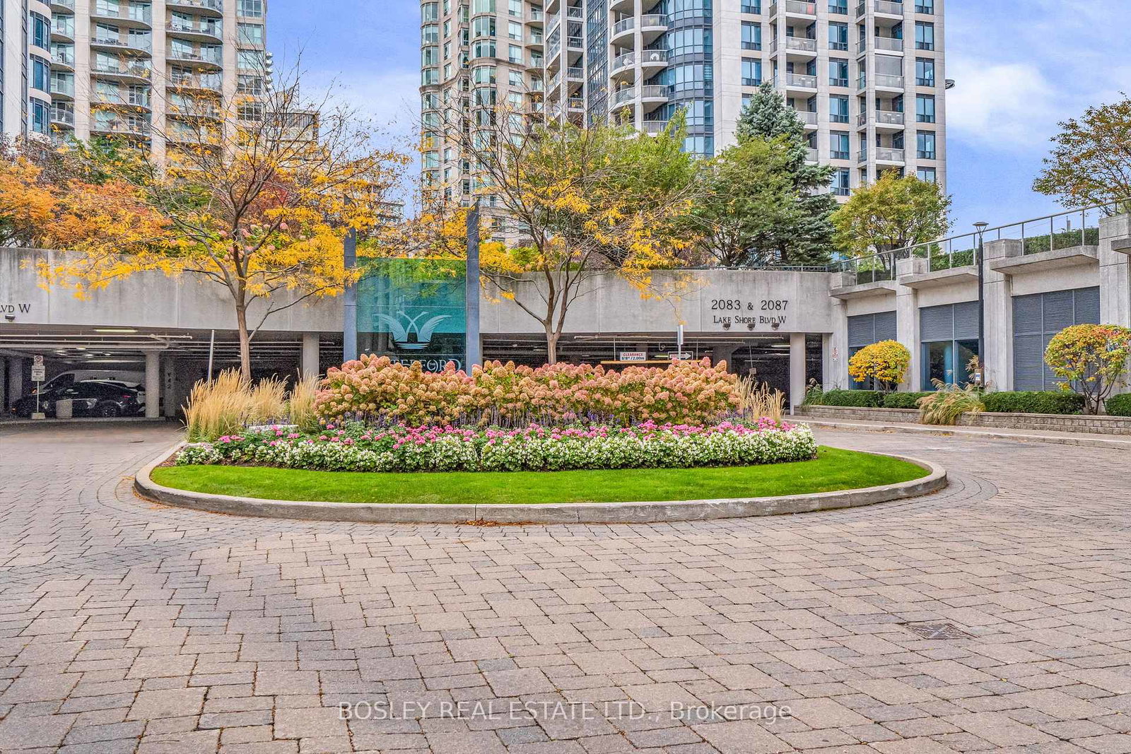 2083-lake-shore-boulevard-w-etobicoke-ontario-w12478255
