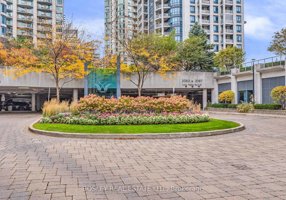 2083-lake-shore-boulevard-w-etobicoke-ontario-w12478255