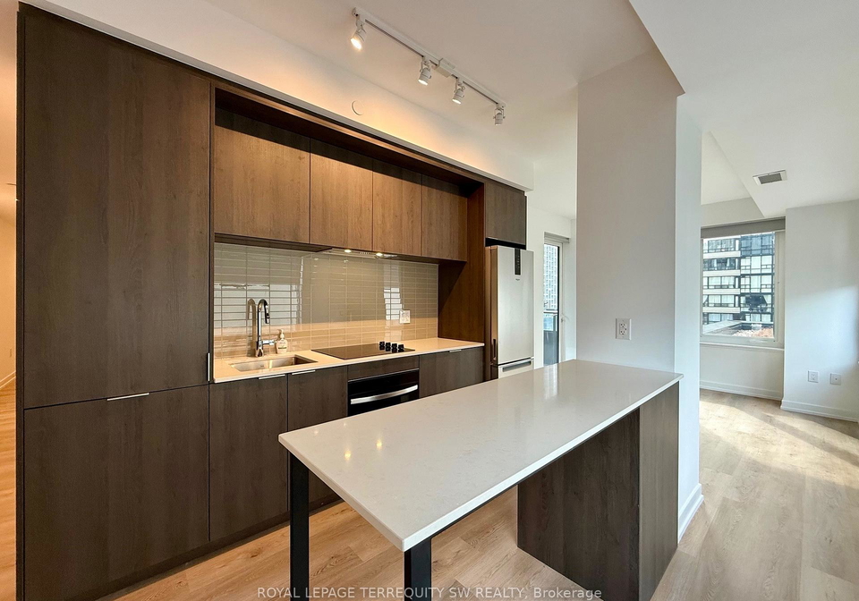 395-square-one-drive-mississauga-ontario-w12478312