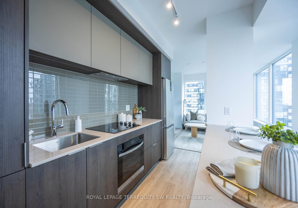 395-square-one-drive-mississauga-ontario-w12478312