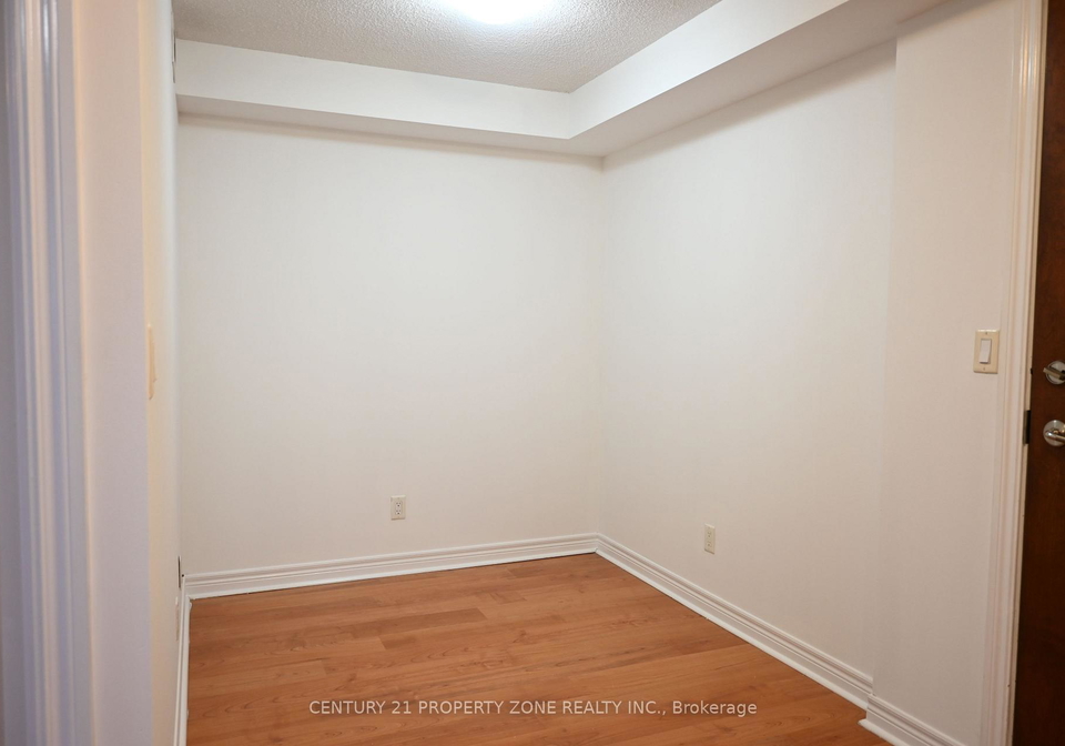 310-burnhamthorpe-road-w-mississauga-ontario-w12478518