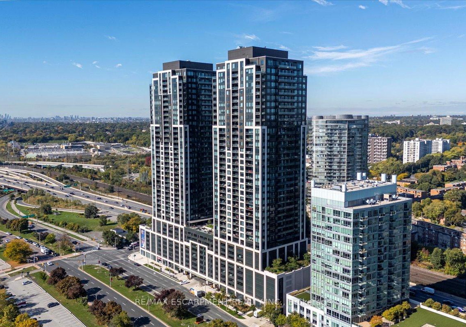 1926-lakeshore-boulevard-toronto-ontario-w12478607