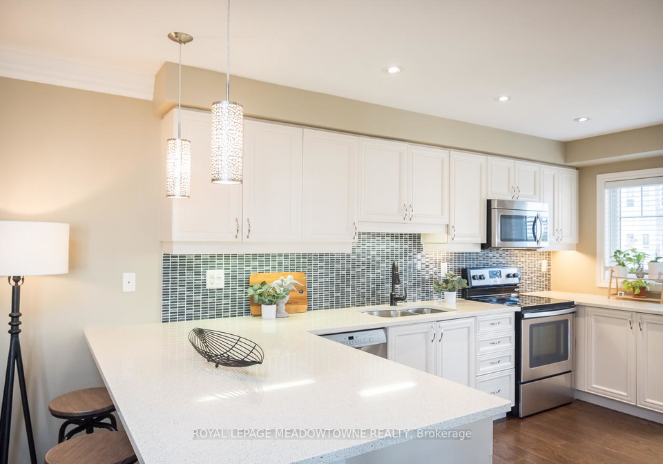 961-nadalin-heights-milton-ontario-w12478902