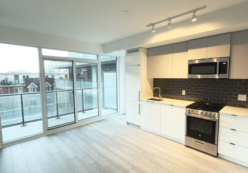 285-dufferin-street-toronto-ontario-w12478915